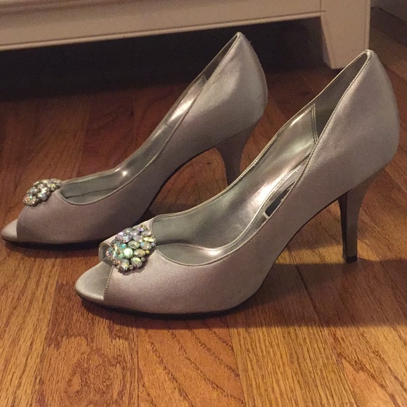 Heels - Picture 2 of 3